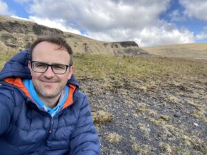 Llun o Hywel Griffiths.