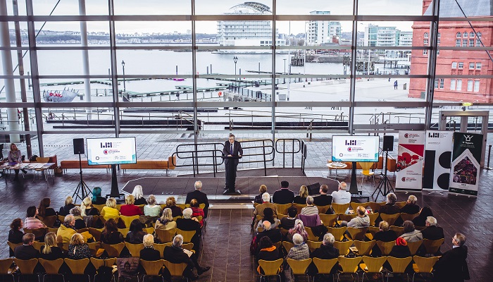 Llenyddiaeth Cymru i gynnal noson o farddoniaeth rhad ac am ddim yn y Senedd